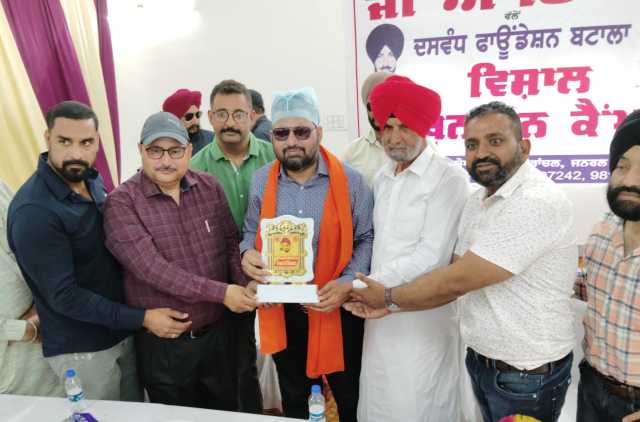 You are currently viewing *ਦਸਵੰਧ ਫਾਊਂਡੇਸ਼ਨ ਵਲੋਂ ਲਗਾਏ ਪਹਿਲੇ ਖੂਨ ਦਾਨ ਕੈਂਪ ਵਿੱਚ ਹੋਇਆ 100 ਦਾ ਆਂਕੜਾ ਪਾਰ*