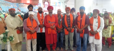 You are currently viewing ਬੇਗਮਪੁਰਾ ਟਾਇਗਰ ਫੋਰਸ ਦੇ ਆਗੂਆ ਨੂੰ ਕੀਤਾ ਸੰਤ ਸਤਵਿੰਦਰ ਹੀਰਾ ਨੇ ਸਨਮਾਨਿਤ