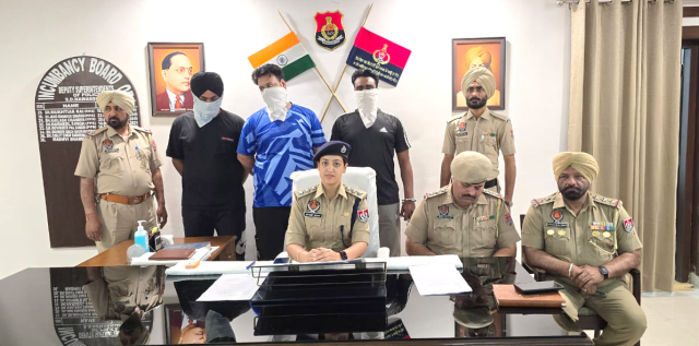 You are currently viewing ਗੈਰ ਕਾਨੂੰਨੀ ਨਸ਼ਾ ਕੇਂਦਰ ਚਲਾਉਣ ਵਾਲੇ ਤਿੰਨ ਕਾਬੂ