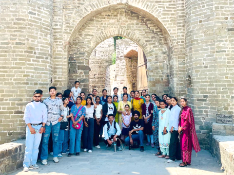 Read more about the article ਰਸਾਇਣ ਵਿਭਾਗ ਦੇ ਵਿਦਿਆਰਥੀਆਂ ਨੇ ਲਗਾਇਆ ਇੱਕ ਰੋਜ਼ਾਂ ‘ਵਿੱਦਿਅਕ ਟੂਰ’