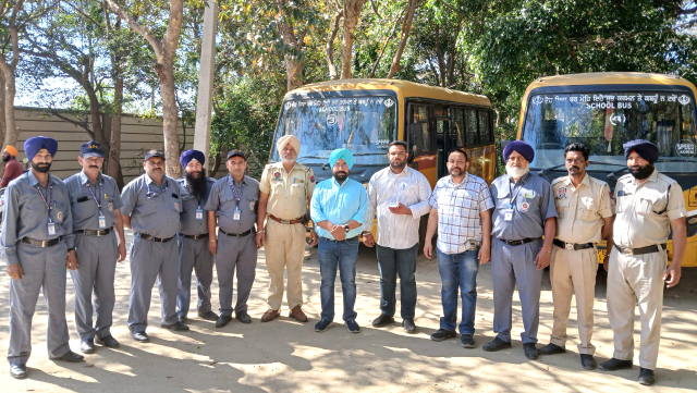 You are currently viewing ਆਰ.ਟੀ.ਓ ਨੇ ਸੇਫ ਸਕੂਲ ਵਾਹਨ ਸਕੀਮ ਦੀ ਉਲੰਘਣਾ ਕਰਨ ਵਾਲੀਆਂ 23 ਸਕੂਲੀ ਬੱਸਾਂ ਦੇ ਕੱਟੇ ਚਲਾਨ