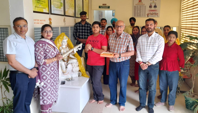 You are currently viewing ਕੇ.ਐਮ.ਐਸ ਕਾਲਜ ਵਿਖੇ ਮਾਤਾ ਸਰਸਵਤੀ ਦੇਵੀ ਜੀ ਦਾ ਚੌਥਾ ਮੂਰਤੀ ਸਥਾਪਨਾ ਦਿਵਸ ਮਨਾਇਆ ਗਿਆ