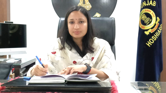 Read more about the article ਜ਼ਿਲ੍ਹਾ ਮੈਜਿਸਟਰੇਟ ਕੋਮਲ ਮਿੱਤਲ ਨੇ ਜ਼ਿਲ੍ਹੇ ਵਿਚ ਵੱਖ-ਵੱਖ ਪਾਬੰਦੀਆਂ ਦੇ ਹੁਕਮ ਕੀਤੇ ਜਾਰੀ.. ਪੜ੍ਹੋ ਵੇਰਵਾ