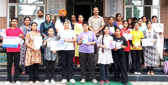 Read more about the article ਖ਼ਾਲਸਾ ਕਾਲਜੀਏਟ ਸੀਨੀ.ਸੈਕੰ.ਸਕੂਲ,ਗੜ੍ਹਦੀਵਾਲਾ ਵਿਖੇ ‘ਮਾਂ ਦਿਵਸ’ ਮਨਾਇਆ