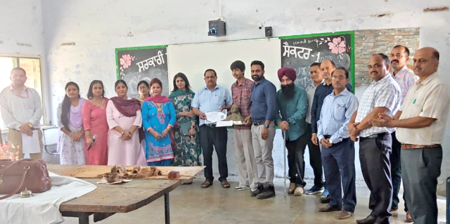 You are currently viewing ਤਲਵਾੜਾ ‘ਚ ਕਰਵਾਏ ਗਏ ਬਲਾਕ ਪੱਧਰੀ ਪ੍ਰਤਿਭਾ ਖੋਜ ਮੁਕਾਬਲੇ