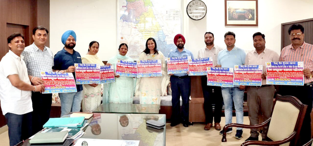 You are currently viewing ਵੋਟਰ ਸੰਕਲਪ ਹਸਤਾਖ਼ਰ ਮੁਹਿੰਮ ਤਹਿਤ ਜ਼ਿਲ੍ਹੇ ਦੇ ਵੋਟਰਾਂ ਨੂੰ ਵੋਟਿੰਗ ਲਈ ਕੀਤਾ ਗਿਆ ਜਾਗਰੂਕ