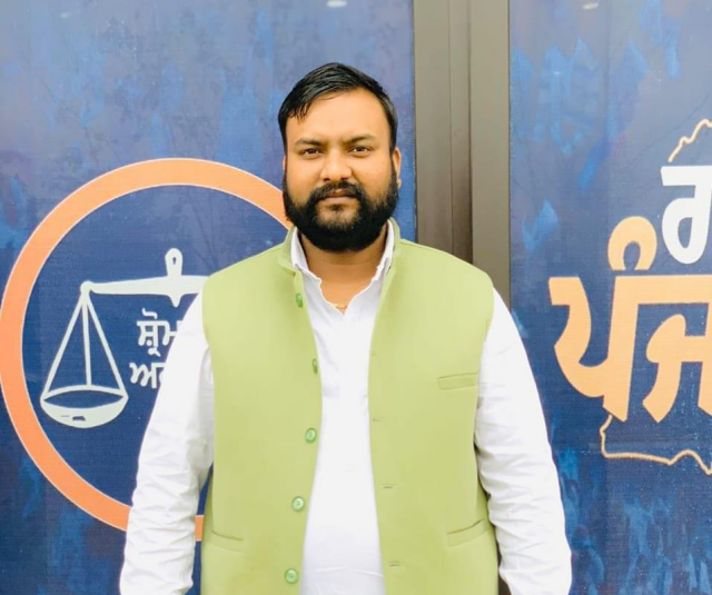 Read more about the article ਫਰੀਦਕੋਟ ਤੋਂ ਆਪ ਉਮੀਦਵਾਰ ਅਨਮੋਲ ਦੇ ਜਾਅਲੀ ਸਰਟੀਫਿਕੇਟ ਦੀ ਜਾਂਚ ਕੀਤੀ ਜਾਵੇ : ਸ਼ੁਭਮ ਸਹੋਤਾ