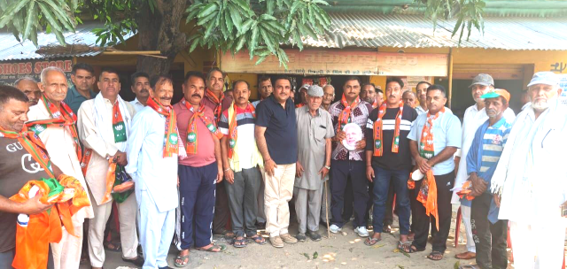 You are currently viewing ਪਿੰਡ ਖੰਗਵਾੜੀ ਦੇ ਵਾਸੀਆਂ ਨੇ ਬੀਜੇਪੀ ਨੂੰ ਵੋਟ ਦੇਣ ਦਾ ਕੀਤਾ ਫੈਸਲਾ : ਸੰਜੀਵ ਮਨਹਾਸ