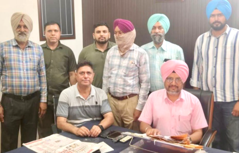 You are currently viewing ਲਾਈਨਮੈਨ ਨੂੰ 5,000 ਰੁਪਏ ਰਿਸ਼ਵਤ ਲੈਂਦਿਆਂ ਰੰਗੇ ਹੱਥੀਂ ਵਿਜੀਲੈਂਸ ਨੇ ਕੀਤਾ ਕਾਬੂ*