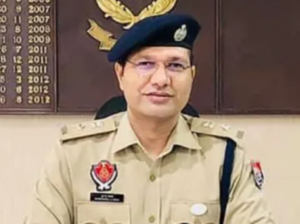 Read more about the article ਲਾਪਤਾ ਨਾਬਾਲਗ ਲੜਕੀ ਨੂੰ ਲੱਭ ਕੇ ਹੁਸ਼ਿਆਰਪੁਰ ਪੁਲਿਸ ਨੇ ਉਸਦੇ ਮਾਪਿਆਂ ਨਾਲ ਸਫਲਤਾਪੂਰਵਕ ਦੁਬਾਰਾ ਮਿਲਾਇਆ