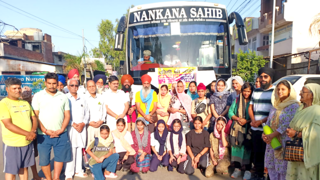 You are currently viewing ਚੰਡੀਗੜ੍ਹ ਪੰਜਾਬ ਜਰਨਲਿਸਟ ਐਸੋਸੀਏਸ਼ਨ ਦਾ ਵੱਡਾ ਉਪਰਾਲਾ ਧਾਰਮਿਕ ਸਥਾਨਾਂ ਦੇ ਦਰਸ਼ਨਾਂ ਲਈ ਕੀਤੀ ਬੱਸ ਯਾਤਰਾ ਦੀ ਸ਼ੁਰੂਆਤ