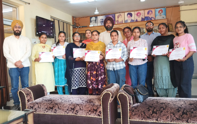 You are currently viewing ਸਮਰ ਕੈਂਪ ਦੌਰਾਨ ਇੱਕ ਰੋਜ਼ਾ ਪਿਕਨਿਕ ਐਂਜ਼ਲ ਫਾਰਮ, ਡਲਹੌਜੀ ਤੇ ਕਜ਼ਾਰ ਦਾ ਟੂਰ ਲਿਜਾਇਆ ਗਿਆ