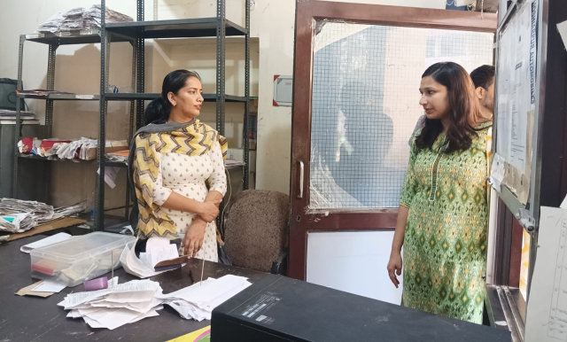 You are currently viewing डिप्टी कमिश्नर द्वारा तहसीलों एवं सब रजिस्ट्रार कार्यालयों का औचक निरीक्षण