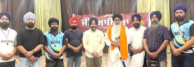Read more about the article ਜ਼ਿਲ੍ਹਾ ਗਤਕਾ ਐਸੋਸੀਏਸ਼ਨ ਵੱਲੋਂ ਬਾਬਾ ਸੁਖਵਿੰਦਰ ਸਿੰਘ ਮਲਕਪੁਰ ਦਾ ਵਿਸ਼ੇਸ਼ ਸਨਮਾਨ