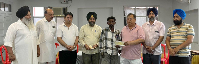 You are currently viewing ਸਰਬੱਤ ਦਾ ਭਲਾ ਚੈਰੀਟੇਬਲ ਟਰੱਸਟ ਨੇ ਲੋੜਵੰਦਾਂ ਨੂੰ ਪੈਨਸ਼ਨਾਂ ਦੇ ਚੈੱਕ ਵੰਡੇ