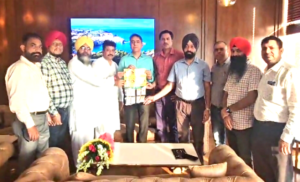 Read more about the article पंजाब सरकार के कैबिनेट मंत्री अमन अरोड़ा और MLA रमन अरोड़ा ने किए डिजिटल मीडिया एसोसिएशन (डीएमए) के आईडी कार्ड व व्हीकल स्टिकर रिलीज