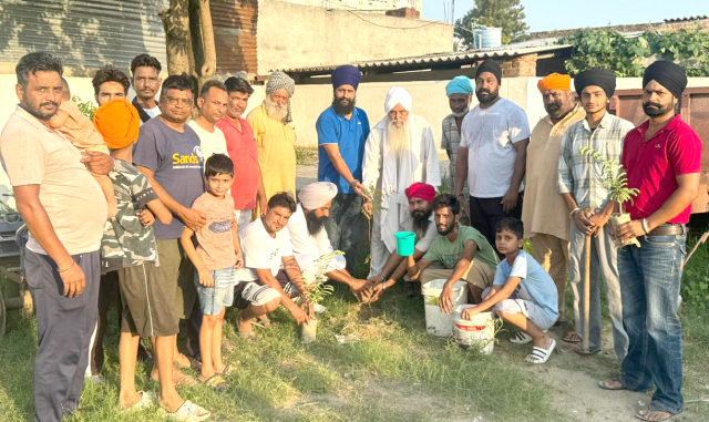 You are currently viewing ਵਾਤਾਵਰਨ ਦੀ ਸ਼ੁੱਧਤਾ ਲਈ ਬੂਟੇ ਲਗਾਉਣੇ ਜਰੂਰੀ : ਮਨਜੋਤ ਸਿੰਘ ਤਲਵੰਡੀ