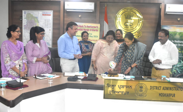 You are currently viewing ਡਿਪਟੀ ਕਮਿਸ਼ਨਰ ਨੇ ਮਹੀਨਾਵਾਰ ਮੀਟਿੰਗ ‘ਚ ਵੱਖ-ਵੱਖ ਵਿਭਾਗਾਂ ਦੇ ਕੰਮਾਂ ਦਾ ਲਿਆ ਜਾਇਜ਼ਾ