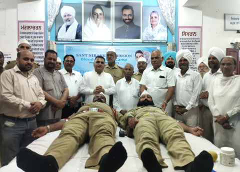 You are currently viewing ਸੰਤ ਨਿਰੰਕਾਰੀ ਸਤਿਸੰਗ ਭਵਨ, ਸਮਾਧਾ ਰੋਡ, ਬਟਾਲਾ ਵਿਖੇ ਵਿਸ਼ਾਲ ਖੂਨਦਾਨ ਕੈਂਪ ਲਗਾਇਆ ਗਿਆ