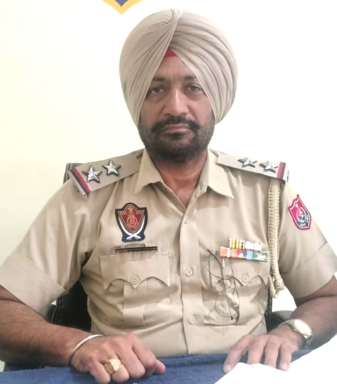 You are currently viewing ਸਬ ਇੰਸਪੈਕਟਰ ਪਰਵਿੰਦਰ ਪਾਲ ਸਿੰਘ ਨੇ ਬਤੌਰ ਥਾਣਾ ਮੁਖੀ ਗੜ੍ਹਦੀਵਾਲਾ ਦਾ ਚਾਰਜ ਸੰਭਾਲਿਆ