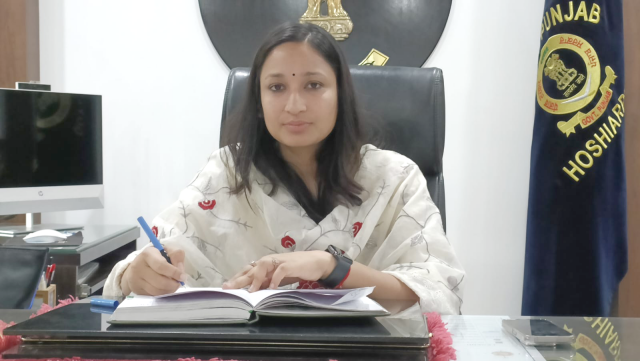 Read more about the article ਸੰਭਾਵੀ ਹੜ੍ਹ ਦੀ ਸਥਿਤੀ ਨੂੰ ਧਿਆਨ ਵਿੱਚ ਰੱਖਦੇ ਹੋਏ ਡੈਮ,ਦਰਿਆ,ਨਹਿਰਾਂ,ਖੱਡਾਂ ਅਤੇ ਨੀਚਲੇ ਇਲਾਕਿਆਂ ਤੋਂ ਦੂਰ ਰਹਿਣ ਜ਼ਿਲ੍ਹਾ ਵਾਸੀ : ਡਿਪਟੀ ਕਮਿਸ਼ਨਰ