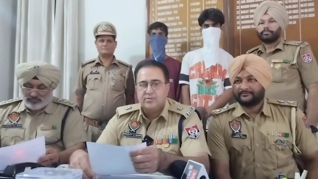 You are currently viewing ਦਸੂਹਾ ‘ਚ ਸੋਨੇ ਦੇ ਗਹਿਣਿਆਂ ਅਤੇ ਪੈਸਿਆਂ ਦੀ ਹੋਈ ਲੁੱਟ ਦੀ ਦਰਾਣੀ ਹੀ ਨਿਕਲੀ ਮਾਸਟਰਮਾਇੰਡ