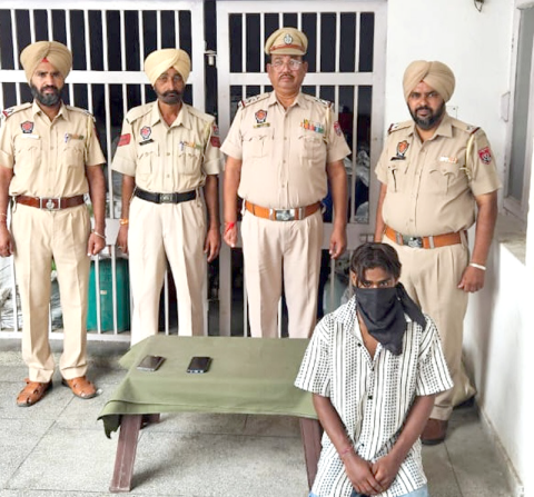 You are currently viewing ਦੋ ਖੋਹੇ ਹੋਏ ਮੋਬਾਇਲ ਫੋਨਾਂ ਸਮੇਤ ਇੱਕ ਨੌਜਵਾਨ ਆਇਆ ਪੁਲਸ ਅੜਿੱਕੇ