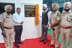 Read more about the article ਜ਼ਿਲ੍ਹਾ ਤੇ ਸੈਸ਼ਨ ਜੱਜ ਨੇ ਕੀਤਾ ਕੇਂਦਰੀ ਜੇਲ੍ਹ ਦਾ ਦੌਰਾ,ਕੈਦੀਆਂ ਤੇ ਹਵਾਲਾਤੀਆਂ ਦੀਆਂ ਸੁਣੀਆਂ ਸਮੱਸਿਆਵਾਂ