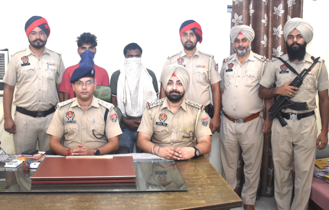 You are currently viewing ਕਮਿਸ਼ਨਰੇਟ ਪੁਲਿਸ ਨੇ ਅਫੀਮ ਦੀ ਤਸਕਰੀ ਕਰਨ ਵਾਲੇ ਅੰਤਰਰਾਜੀ ਗਿਰੋਹ ਦਾ ਪਰਦਾਫਾਸ਼ ਕੀਤਾ, ਪੰਜ ਕਿਲੋ ਅਫੀਮ ਸਮੇਤ ਦੋ ਕਾਬੂ