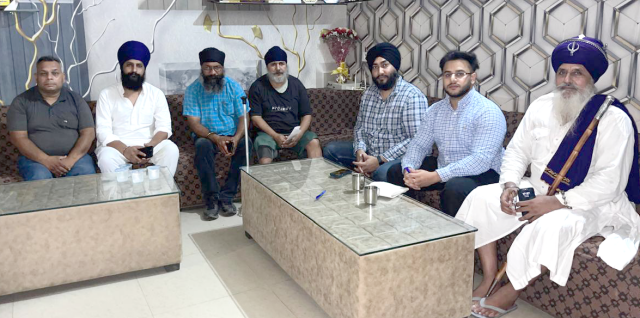 You are currently viewing ਮੁਫਤ ਓਪੀਡੀ ਚ ਡਾ.ਪਾਬਲਾ ਵਲੋਂ ਕੀਤੀ ਮਰੀਜ਼ਾਂ ਦੀ ਜਾਂਚ