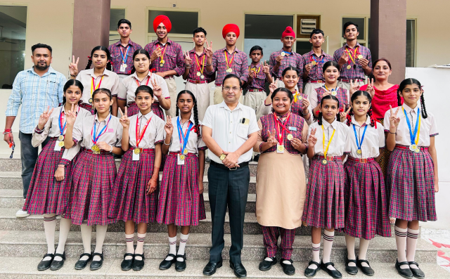 You are currently viewing ਡੀ.ਏ.ਵੀ ਪਬਲਿਕ ਸਕੂਲ ਗੜਦੀਵਾਲਾ ਦੇ ਵਿਦਿਆਰਥੀਆਂ ਨੇ ਜੋਨ ਐਥਲੈਟਿਕਸ ਵਿੱਚ ਦਿਖਾਇਆ ਸ਼ਾਨਦਾਰ ਪ੍ਰਦਰਸ਼ਨ