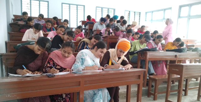 You are currently viewing ਅਧਿਆਪਕ ਦਿਵਸ ਨੂੰ ਸਮਰਪਿਤ ਵਿਦਿਆਰਥੀਆਂ ਦਾ ਲੇਖ ਲਿਖਣ ਮੁਕਾਬਲਾ ਕਰਵਾਇਆ