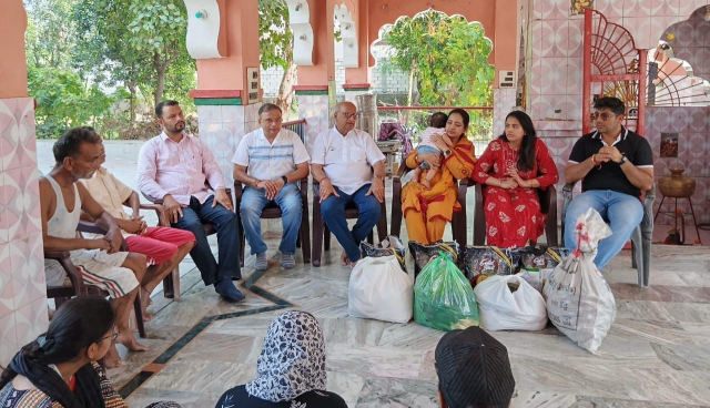 You are currently viewing ਕੇ.ਐਮ.ਐਸ ਕਾਲਜ ਦੇ ਐਨ.ਐਸ.ਐਸ ਯੂਨਿਟ ਦੇ ਵਲੰਟੀਅਰਜ਼ ਵੱਲੋਂ ਸੇਵਾ ਪਖਵਾੜਾ ਦੇ ਤਹਿਤ ਕੁਸ਼ਟ ਰੋਗੀਆਂ ਨਾਲ ਕੀਤੀ ਮੁਲਾਕਾਤ 