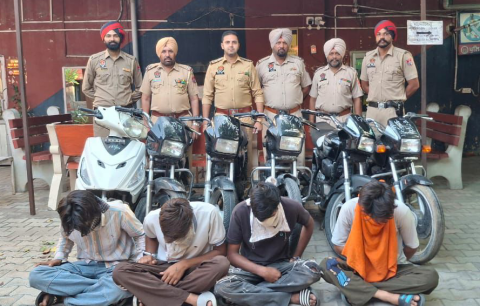 You are currently viewing ਚੋਰੀ ਦੇ 5 ਮੋਟਰਸਾਈਕਲ ਅਤੇ 1 ਸਕੂਟਰੀ ਸਮੇਤ 4 ਨੌਜਵਾਨ ਕੀਤੇ ਕਾਬੂ