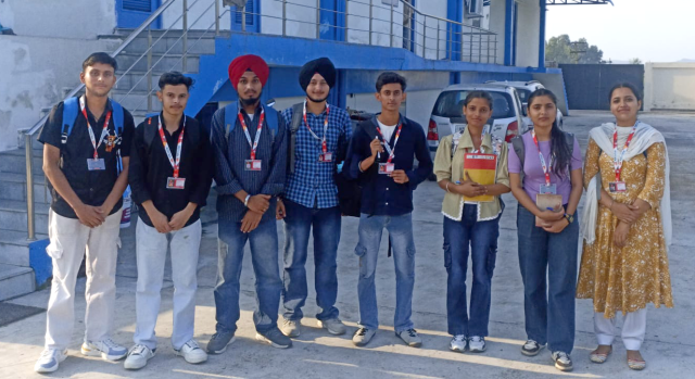 You are currently viewing BCA ਆਖਰੀ ਸਾਲ ਦੇ ਵਿਦਿਆਰਥੀਆਂ ਦਾ ਐਜ਼ੂਕੇਸ਼ਨਲ ਟੂਰ ਲਿਜਾਇਆ ਗਿਆ