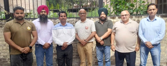 Read more about the article ਕੰਪਿਊਟਰ ਅਧਿਆਪਕਾਂ ਦੀ ਸਾਰ ਲਵੇ ਸਰਕਾਰ :- ਆਗੂ ਪ੍ਰਿੰਸੀਪਲ ਅਮਨਦੀਪ ਸ਼ਰਮਾ,ਪ੍ਰਿੰਸ ਗੜਦੀਵਾਲਾ
