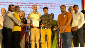 Read more about the article ਖੂਨਦਾਨ ਸੇਵਾਵਾਂ ਲਈ ਹਿੰਦੁਸਤਾਨ ਵੈਲਫੇਅਰ ਬਲੱਡ ਡੋਨਰਜ਼ ਕਲੱਬ ਨੂੰ ਮਿਲਿਆ ਸਟੇਟ ਅਵਾਰਡ