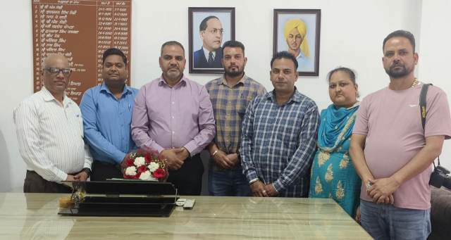 You are currently viewing ਕਮਲਜੀਤ ਪਾਲ ਨੇ ਜ਼ਿਲ੍ਹਾ ਲੋਕ ਸੰਪਰਕ ਅਫ਼ਸਰ ਵਜੋਂ ਅਹੁਦਾ ਸੰਭਾਲਿਆ