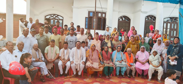 You are currently viewing भाजपा नेता संजीव मन्हास को लगातार पांचवीं बार गांव भंबोवाल का सरपंच बनाकर गांव निवासियों ने जिले भर में बनाया रिकॉर्ड