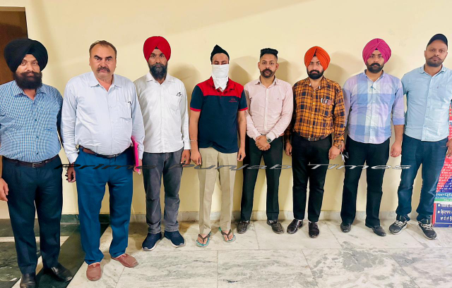 Read more about the article *ਵਿਜੀਲੈਂਸ ਬਿਊਰੋ ਨੇ ਸਿਪਾਹੀ ਨੂੰ 2000 ਰੁਪਏ ਰਿਸ਼ਵਤ ਲੈਂਦਿਆਂ ਕੀਤਾ ਰੰਗੇ ਹੱਥੀਂ ਕਾਬੂ*