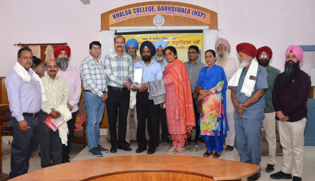 You are currently viewing ਪੰਜਾਬੀ ਵਿਭਾਗ ਵੱਲੋਂ ਨਾਵਲ ਉੱਪਰ ਵਿਚਾਰ-ਗੋਸ਼ਟੀ ਕਰਵਾਈ ਗਈ