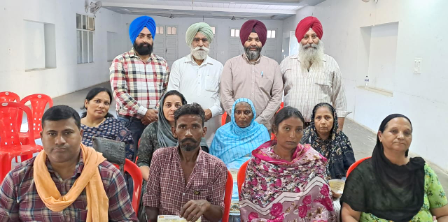 Read more about the article ਸਰਬੱਤ ਦਾ ਭਲਾ ਚੈਰੀਟੇਬਲ ਟਰੱਸਟ ਨੇ ਲੋੜਵੰਦਾਂ ਨੂੰ ਪੈਨਸ਼ਨਾਂ ਦੇ ਚੈੱਕ ਵੰਡੇ