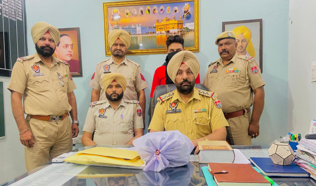 You are currently viewing ਨਸੀਲੀਆਂ ਗੋਲੀਆਂ ਤੇ ਨਸ਼ੀਲੇ ਕੈਪਸੂਲਾਂ ਸਮੇਤ ਇੱਕ ਵਿਅਕਤੀ ਨੂੰ ਪੁਲਿਸ ਨੇ ਦਬੋਚਿਆ