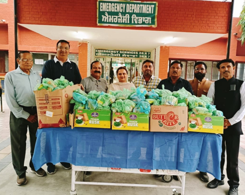 You are currently viewing ਲਾਇਨ ਲੇਡੀ ਨੀਤੂ ਭਾਟੀਆ ਨੇ ਸਿਵਲ ਹਸਪਤਾਲ ਵਿੱਚ ਖਾਣ-ਪੀਣ ਦੀ ਸਮੱਗਰੀ ਵੰਡ ਕੇ ਮਨਾਇਆ ਜਨਮਦਿਨ