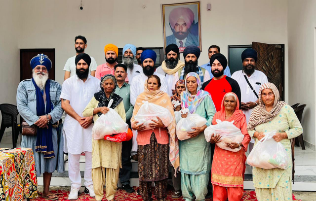 You are currently viewing ਸੋਸਾਇਟੀ ਵੱਲੋਂ 106 ਵਾਂ ਮਹੀਨਾਵਾਰ ਰਾਸ਼ਨ ਵੰਡ ਸਮਾਰੋਹ ਕਰਵਾਇਆ ਗਿਆ