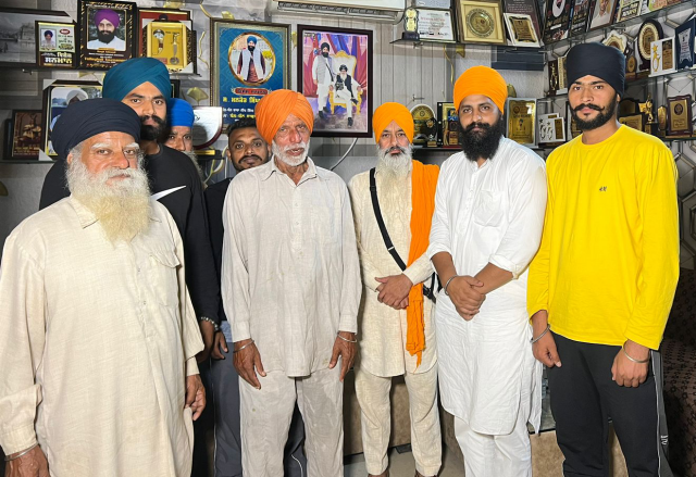 You are currently viewing ਸੋਸਾਇਟੀ ਨੇ ਇੱਕ ਹੋਰ ਵੀਰ ਨੂੰ ਪਰਿਵਾਰ ਨਾਲ ਮਿਲਾਇਆ