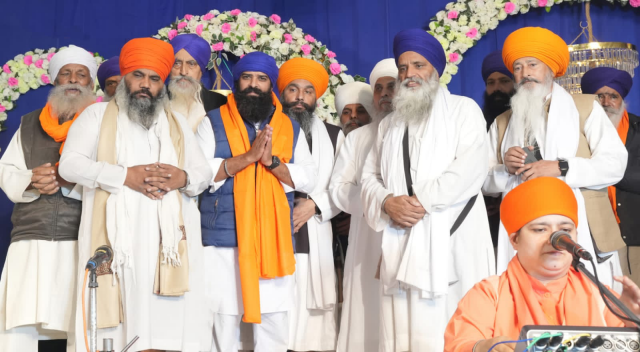 Read more about the article ਅੱਤੋਵਾਲ ਸੁਸਾਇਟੀ ਨੇ ਸਾਹਰੀ ਵਿਖੇ ਮਹਾਨ ਕੀਰਤਨ ਦਰਬਾਰ ਸ਼ਰਧਾ ਪੂਰਵਕ ਕਰਵਾਇਆ