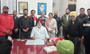 Read more about the article ਮੱਖਣ ਸਿੰਘ ਨੇ ਸਬ ਤਹਿਸੀਲ ਗੜ੍ਹਦੀਵਾਲਾ ਵਿਖੇ ਨਾਇਬ ਤਹਿਸੀਲਦਾਰ ਵਜੋਂ ਅਹੁਦਾ ਸੰਭਾਲਿਆ