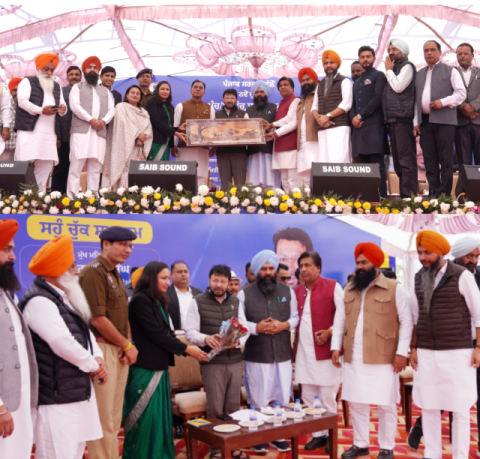 You are currently viewing ਪਿੰਡਾਂ ’ਚ ਵਿਕਾਸ ਦੇ ਨਾਲ-ਨਾਲ ਸਮਾਜਿਕ ਬੁਰਾਈਆਂ ਦੇ ਮੁਕੰਮਲ ਖਾਤਮੇ ਲਈ ਵੀ ਪੰਚਾਇਤਾਂ ਅੱਗੇ ਆਉਣ : ਡਾ.ਰਵਜੋਤ ਸਿੰਘ