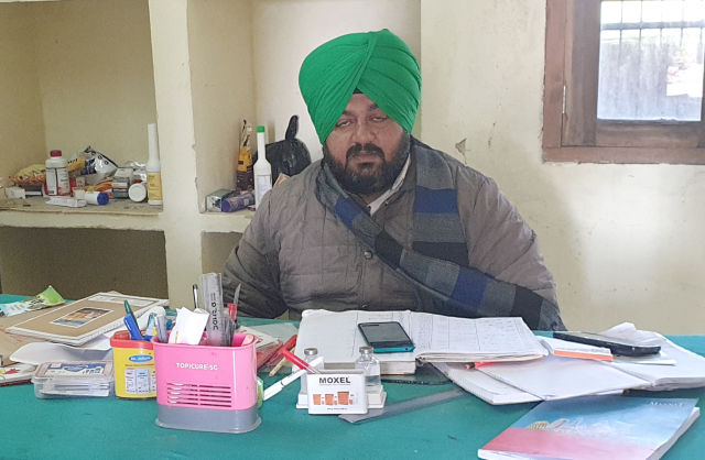 You are currently viewing ਡਾ.ਬਾਹਗਾ ਨੇ ਪਸ਼ੂ ਹਸਪਤਾਲ ਗੜ੍ਹਦੀਵਾਲਾ ਵਿਖੇ ਚਾਰਜ ਸੰਭਾਲਿਆ